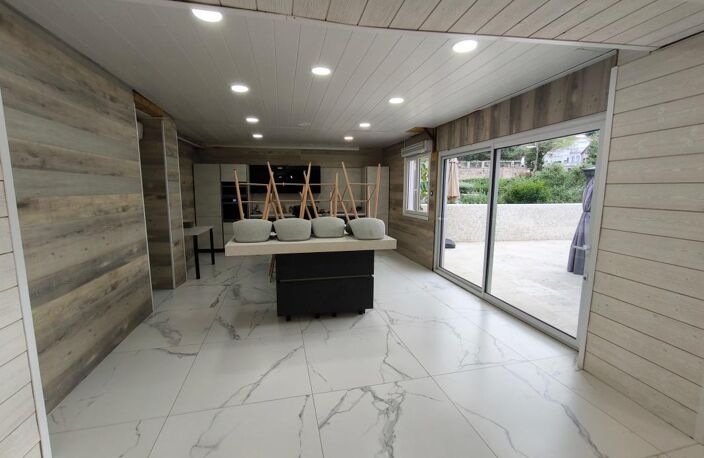 Alès – Ensemble immobilier de caractère avec hangar, appartements et terrasse — photo 2