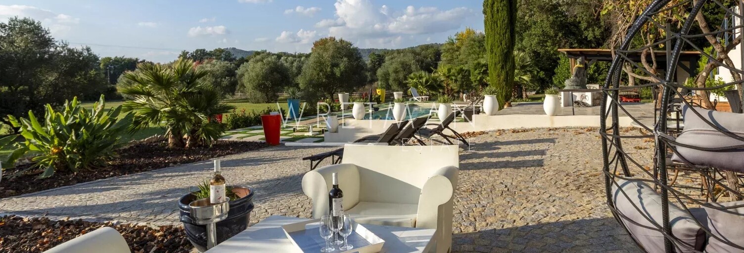 Maison 9 Pièces 300 m² à vendre à Les Arcs (83460)