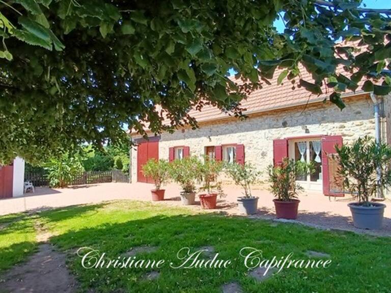 Charolles à 5 minutes, Maison en pierres, rénovée, de 128 m² avec grange attenante aménageable, sur terrain de 2 357 m² — photo 1