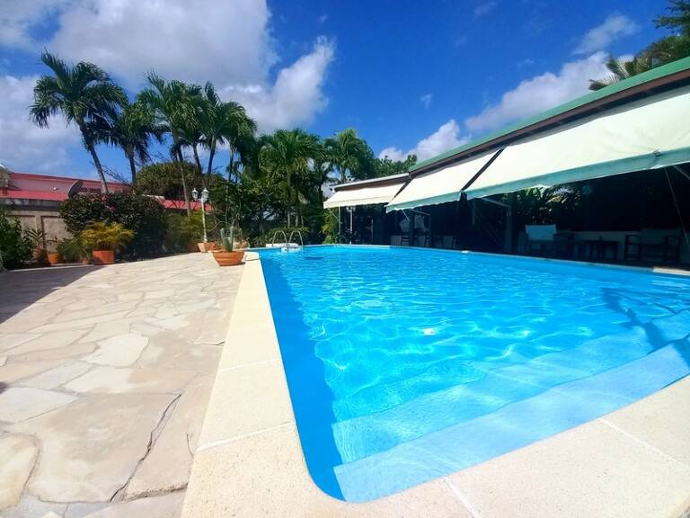 Villa F4 et dépendances, piscine, à vendre la jaille BAIE MAHAULT (971) — photo 1