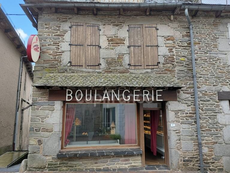 Maison spacieuse de 175 m2 au cœur du village de Montsalvy – Jardin non attenant possible — photo 1