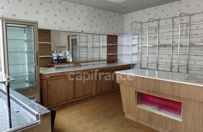 Maison spacieuse de 175 m2 au cœur du village de Montsalvy – Jardin non attenant possible — photo 3