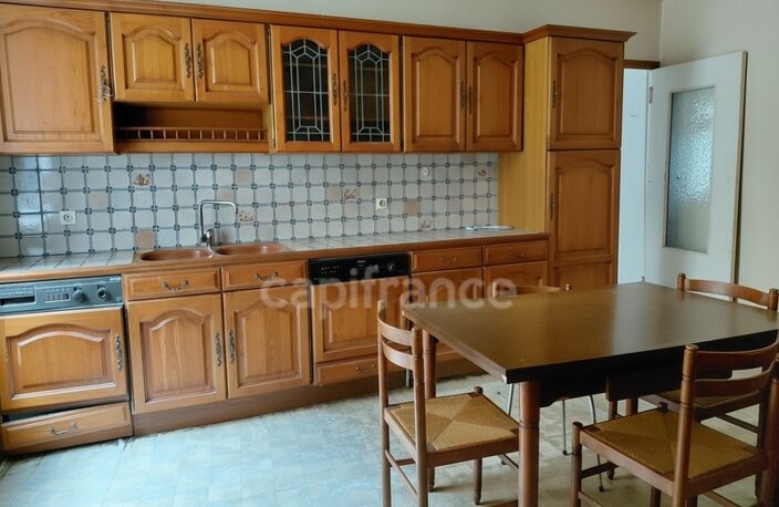 Maison spacieuse de 175 m2 au cœur du village de Montsalvy – Jardin non attenant possible — photo 5