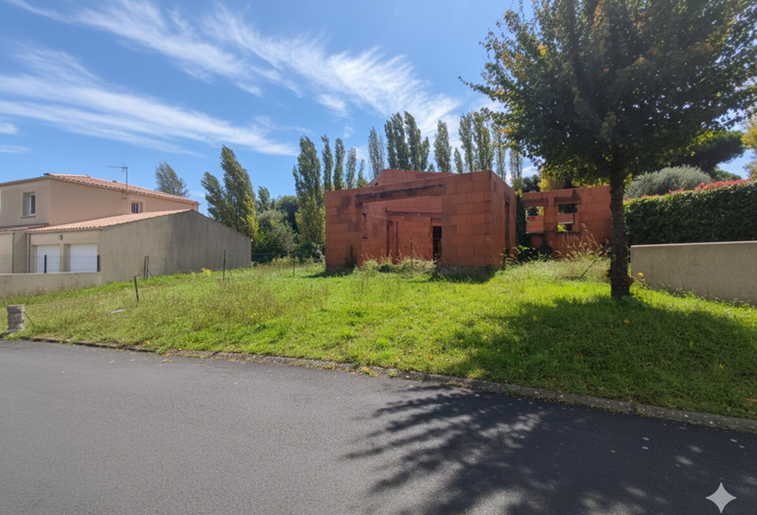 Terrain à deux pas du port de Meschers-sur-Gironde — photo 1