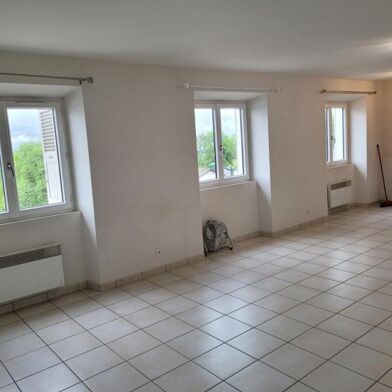 Appartement 4 pièces 860 €