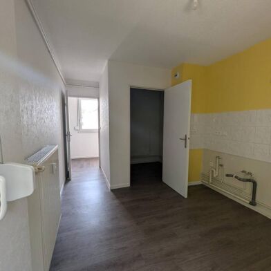 Appartement 4 pièces 763 €