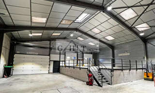 Local industriel  972 m² à vendre à Pringy (77310)