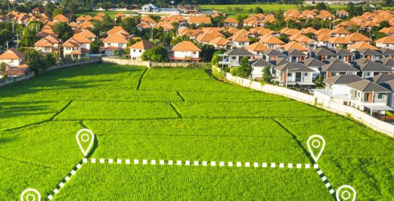 PROCHE LIGNE PARADIS - LOCATION TERRAIN PLAT — photo 1