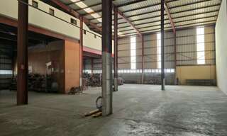 Local industriel  600 m² à louer à Saint-Pierre (97410)