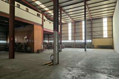 Local industriel  7200 €