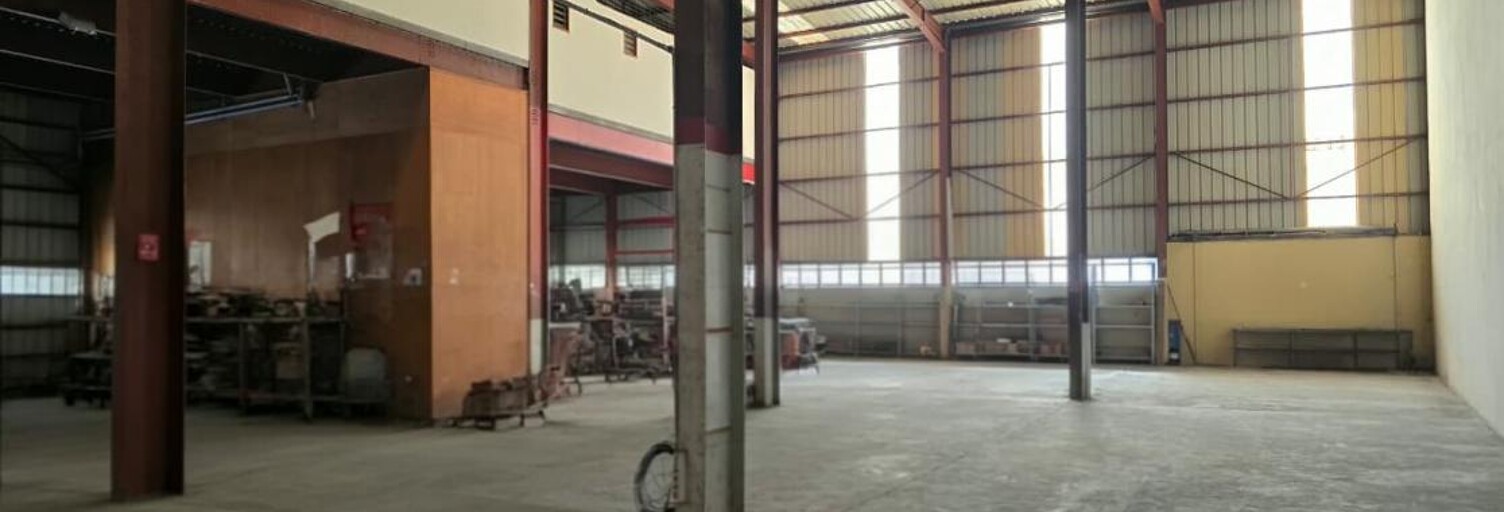 Local industriel  600 m² à louer à Saint-Pierre (97410)