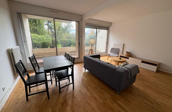 Lyon 4 – Luminosité et confort pour ce T3 traversant avec terrasse privative — photo 2