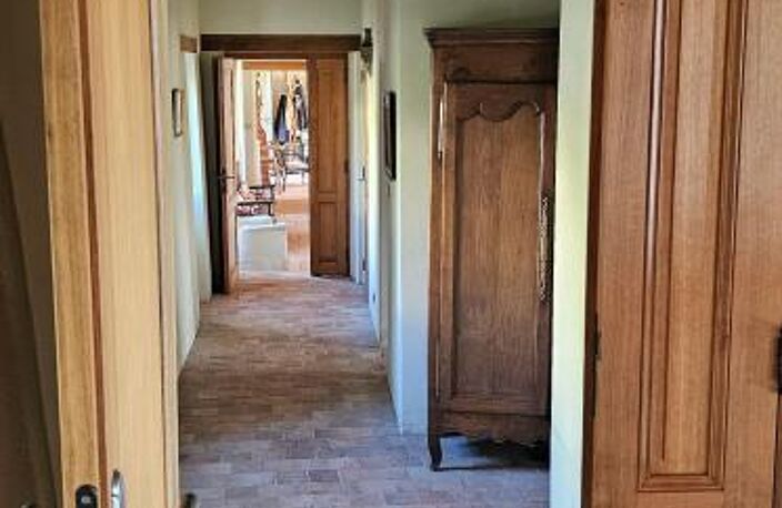 DOMAINE D'EXCEPTION : DEUX RÉSIDENCES DE CARACTÈRE DANS UN PARC BOISÉ à vendre à Saint-Laon — photo 5