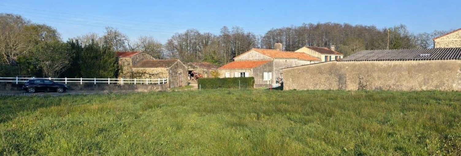Terrain  700 m² à vendre à Beaulieu-sous-la-Roche (85190)
