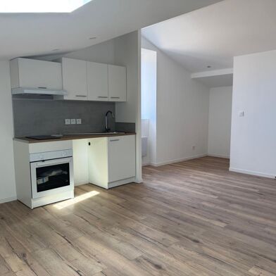 Appartement 3 pièces 667 €
