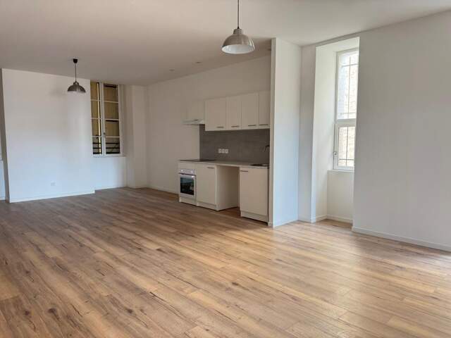 Appartement À Louer — photo du bien