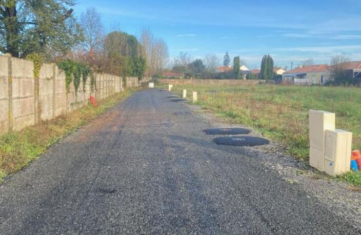 TERRAIN À BÂTIR VIABILISÉ  369 M² - 44680 SAINTE PAZANNE - BUDGET 107 000  HAI — photo 3