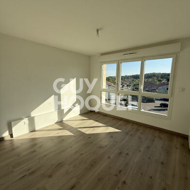 Appartement 3 pièces 962 €