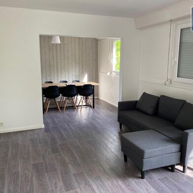 Appartement 3 pièces 725 €