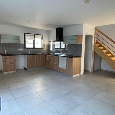 Maison 7 pièces 1990 €