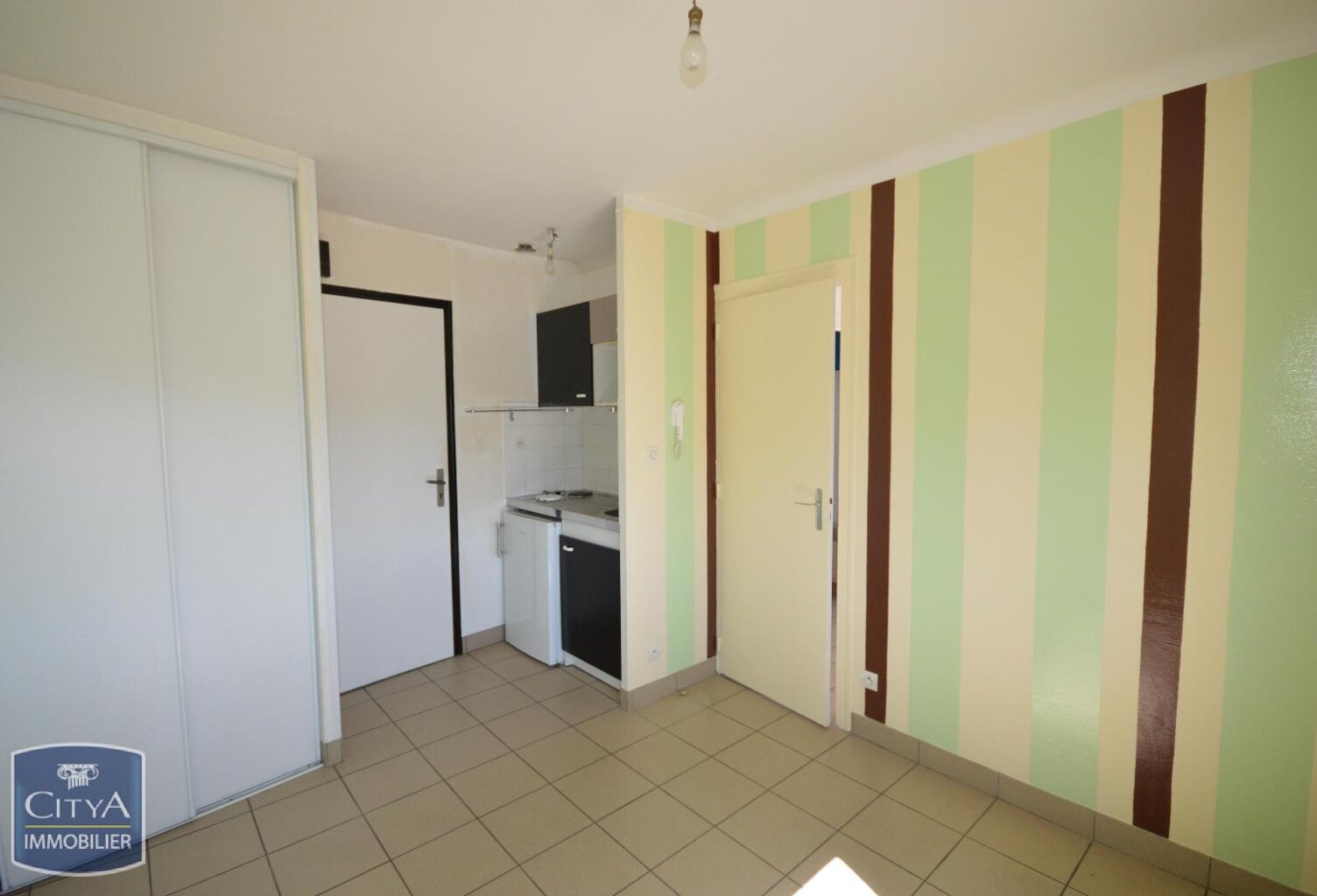 Location appartement 2 pièces 20 m² à Cholet (49300) — photo 1