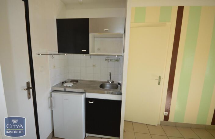 Location appartement 2 pièces 20 m² à Cholet (49300) — photo 2