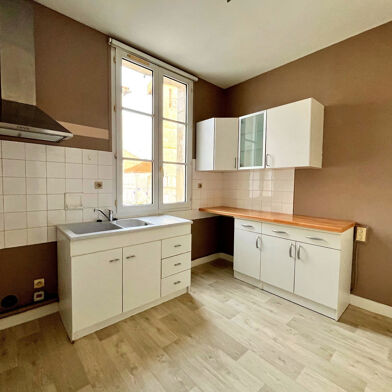 Appartement 3 pièces 740 €