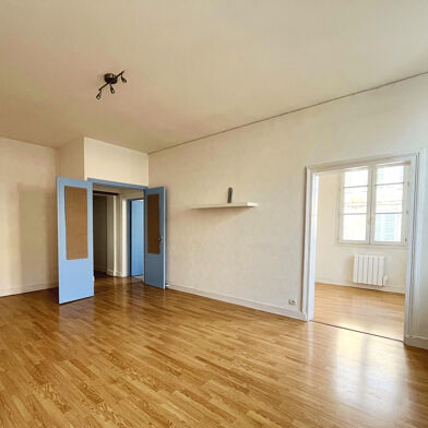 Appartement 3 pièces 740 €