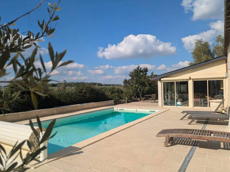 Maison 7 pièces 235 m² — photo 1