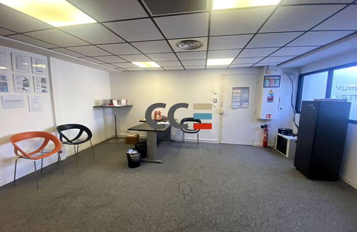 LOCATION BUREAUX 112M2 - VILLENEUVE-LOUBET - NATIONALE 7 - — photo 2