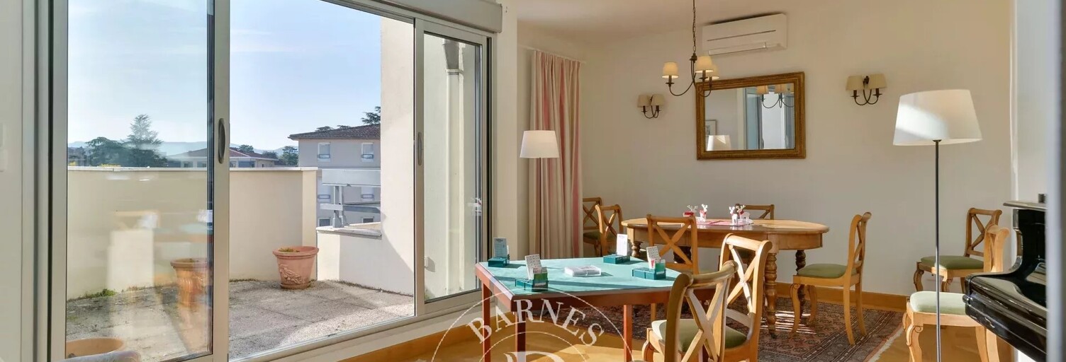 Appartement 6 Pièces 192 m² à vendre à Écully (69130)