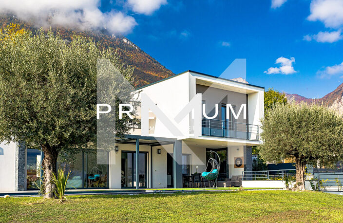 VILLA COMTEMPORAINE AVEC PISCINE - VUE BELLEDONNE — photo 3
