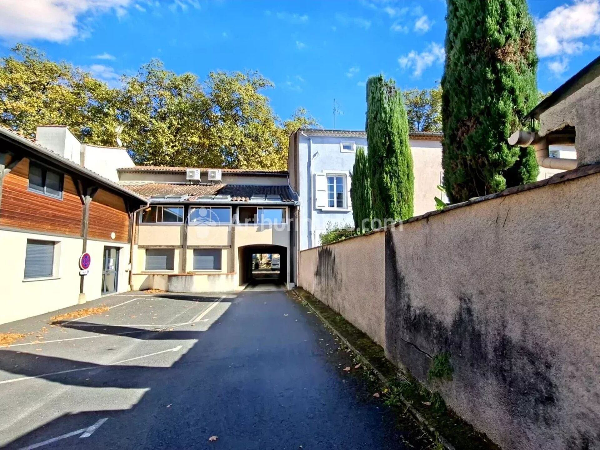Local commercial 5 pièces 156 m² · à Castres · 156 m² · 210 000 €