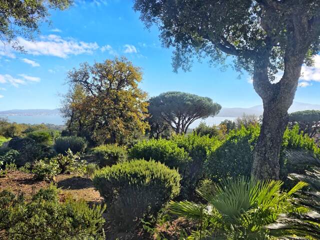 EXCLUSIVITÉ – Villa plain-pied –  92m²  - Vue mer – 1400 m² de terrain. — photo du bien