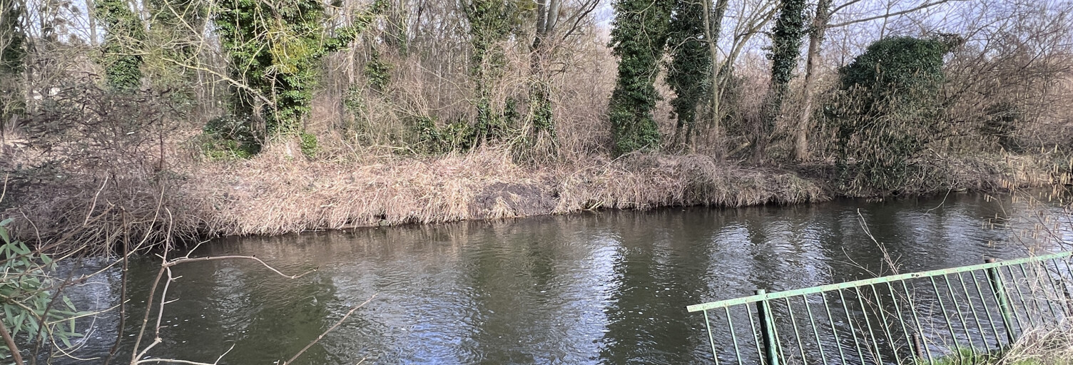 Terrain  1062 m² à vendre à Vayres-sur-Essonne (91820)