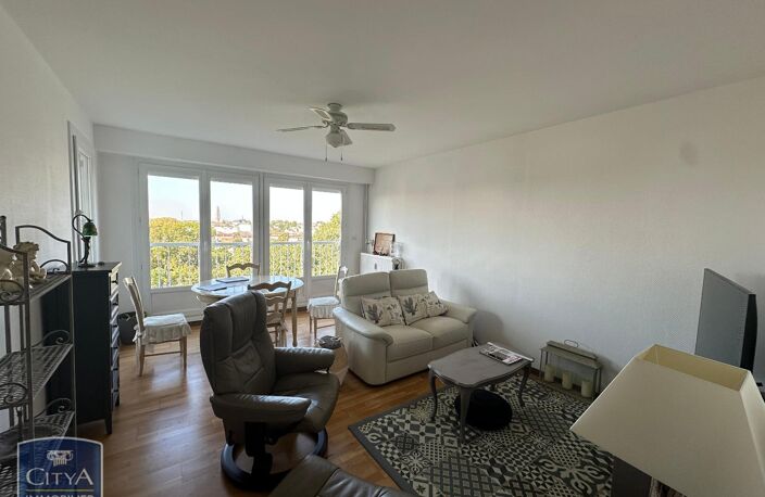 Vente appartement 4 pièces 75 m² Niort (79000) — photo 2
