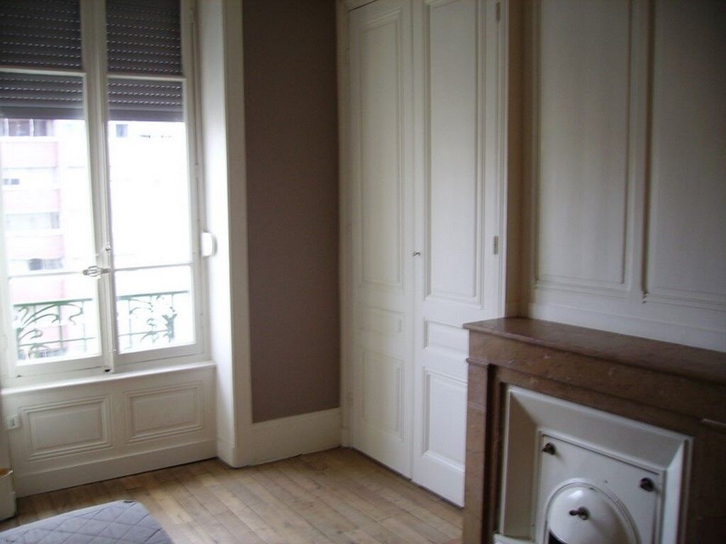 Location T1 42 m² à Villeurbanne 750 ¤ CC /mois
