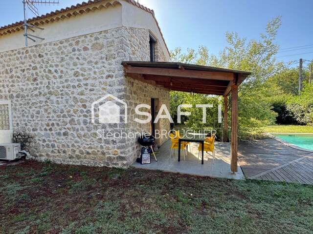 Propriété avec maison et dépendance, 2 piscines — photo du bien