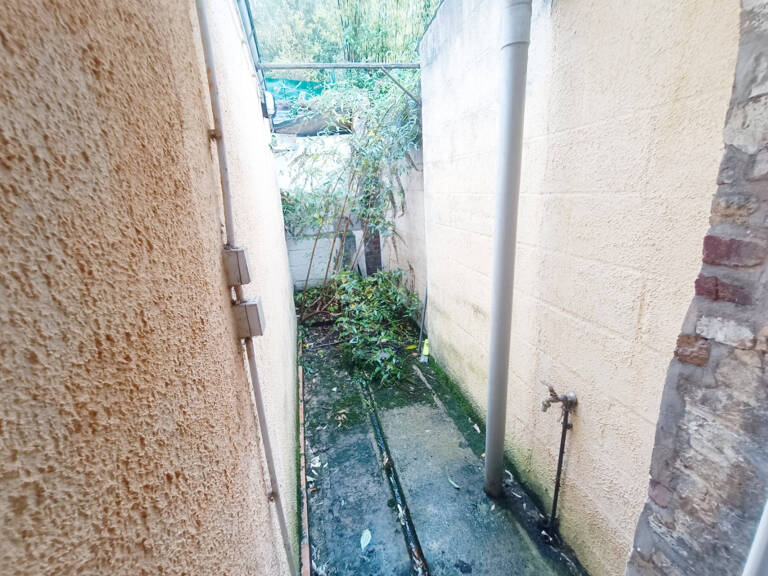 Maison 4 chambres avec petite cour — photo 1