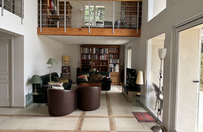 NOUAILLE MAUPERTUIS : MAISON T7 - 230 M2 - BELLE RENOVATION — photo 3