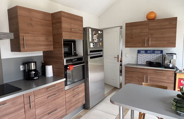 NOUAILLE MAUPERTUIS : MAISON T7 - 230 M2 - BELLE RENOVATION — photo 5
