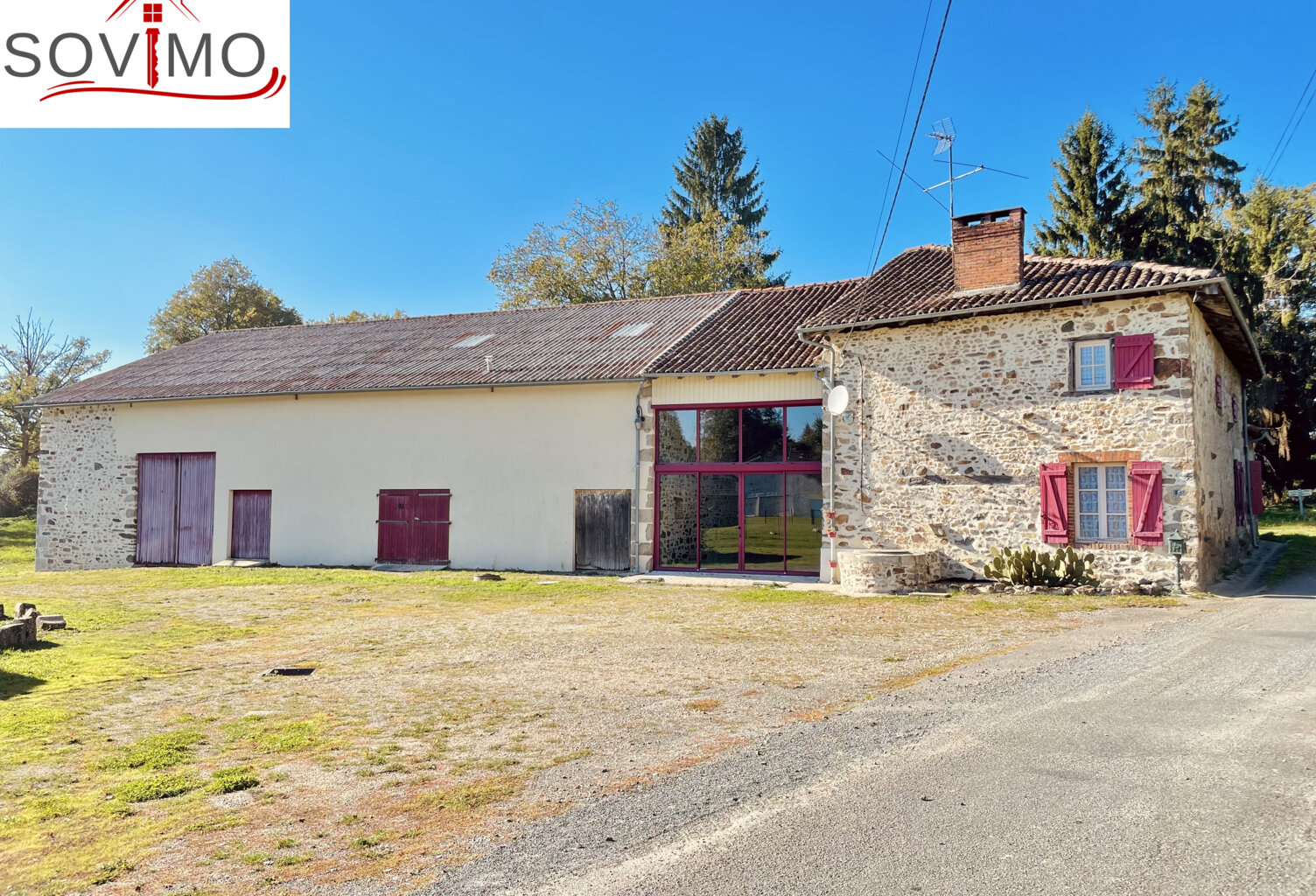 EN CAMPAGNE, JOLIE FERMETTE RENOVÉE AVEC GRANGE SUR 2 HA 50 — photo 1