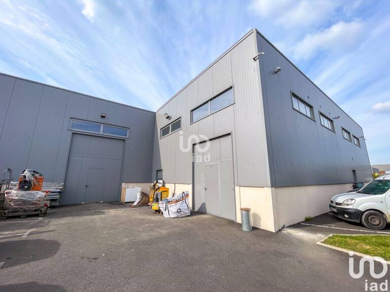 Location Hangar 361 m&sup2; — photo 1