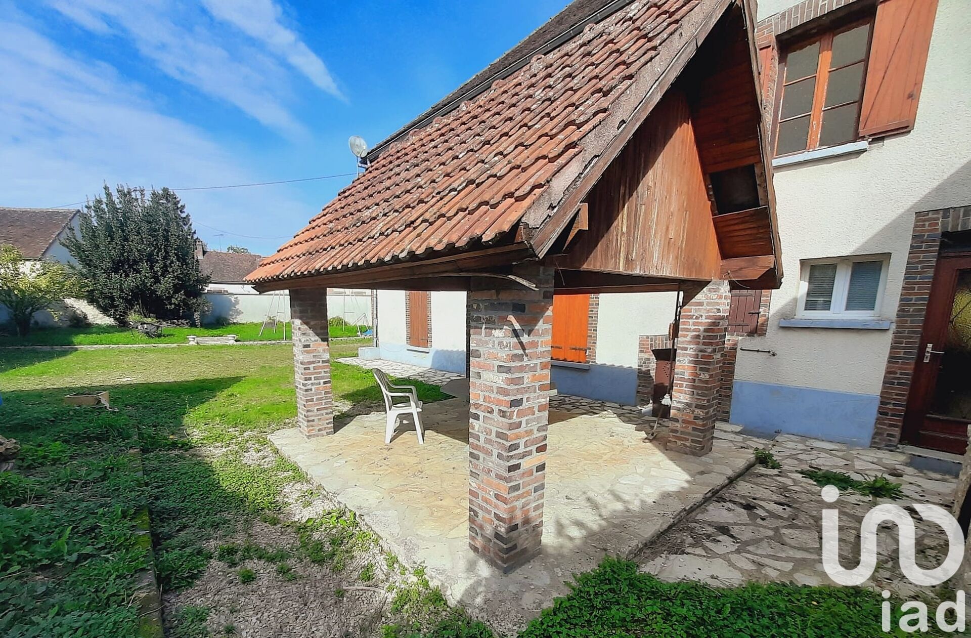 Arces-Dilo - 230m² - 9p. - 6ch.