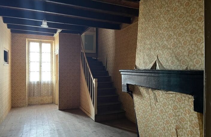 Maison en pierre de 3 pièces principales — photo 2