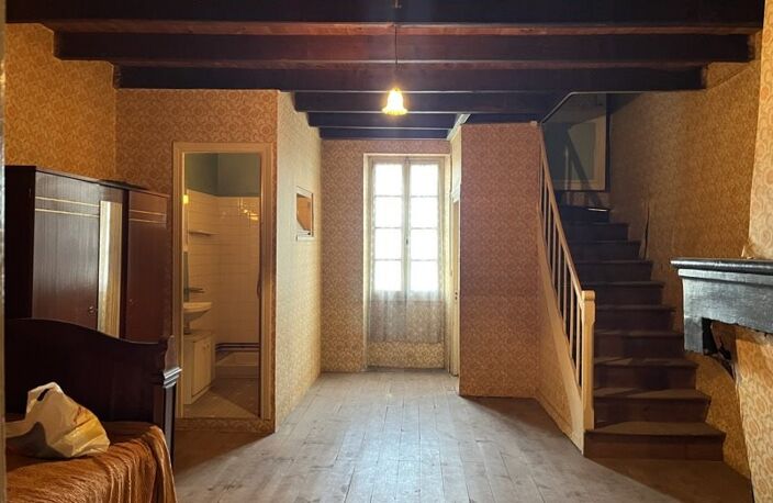 Maison en pierre de 3 pièces principales — photo 3