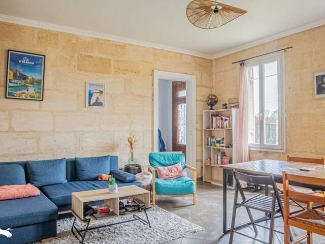 Maison en pierre de 4 pièces principales — photo du bien