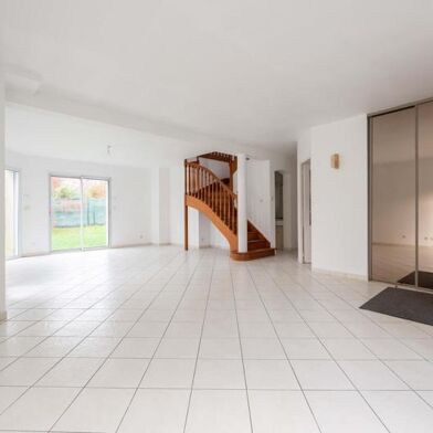 Maison 6 pièces 368916 €