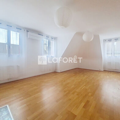 Appartement 4 pièces 800 €