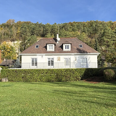 Maison 7 pièces 305200 €